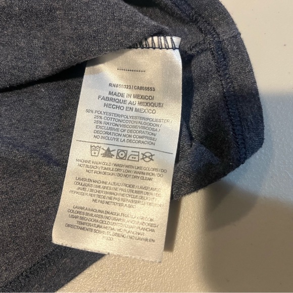 Nike V-Neck Tee-Shirt - Picture 4 of 6